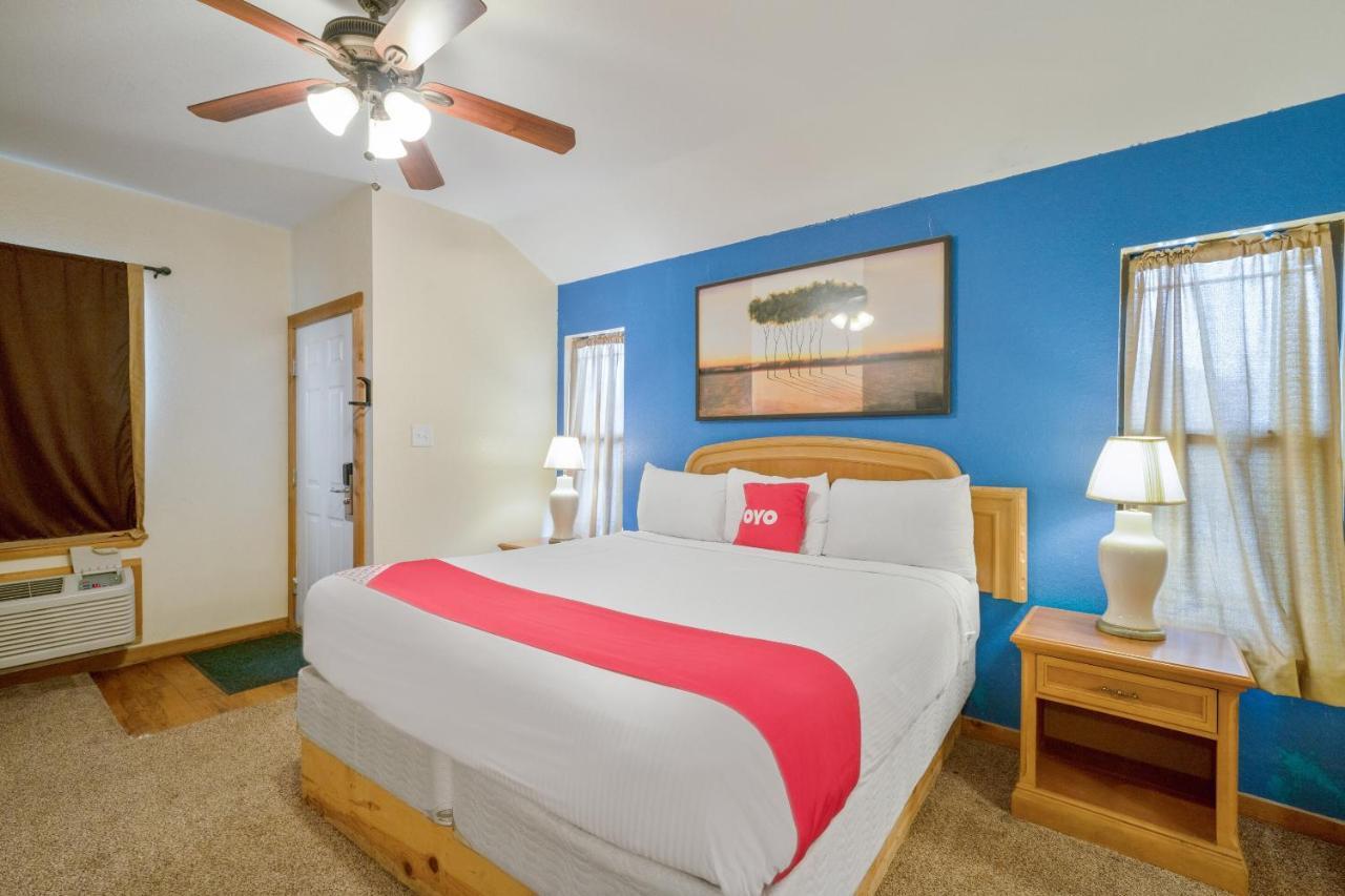 Oyo Hotel Kenedy Downtown - Us 181 外观 照片