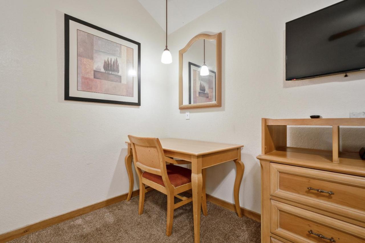 Oyo Hotel Kenedy Downtown - Us 181 外观 照片