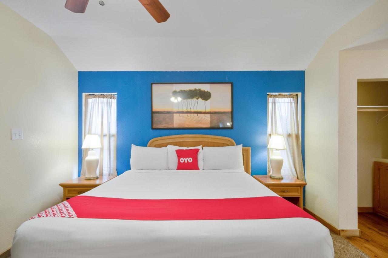 Oyo Hotel Kenedy Downtown - Us 181 外观 照片