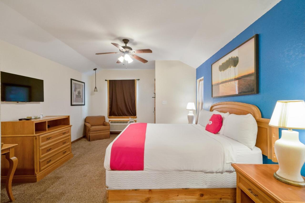 Oyo Hotel Kenedy Downtown - Us 181 外观 照片