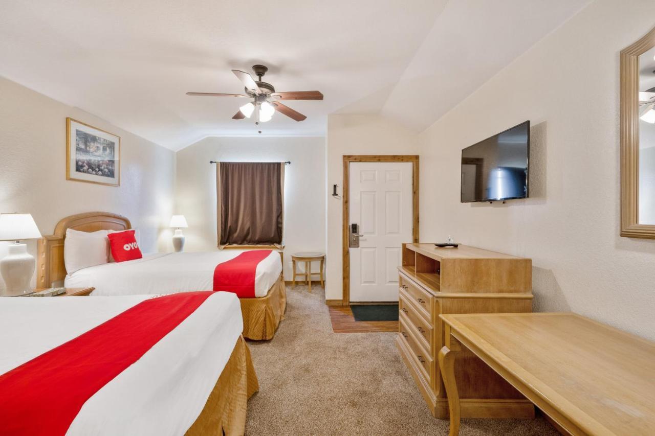 Oyo Hotel Kenedy Downtown - Us 181 外观 照片