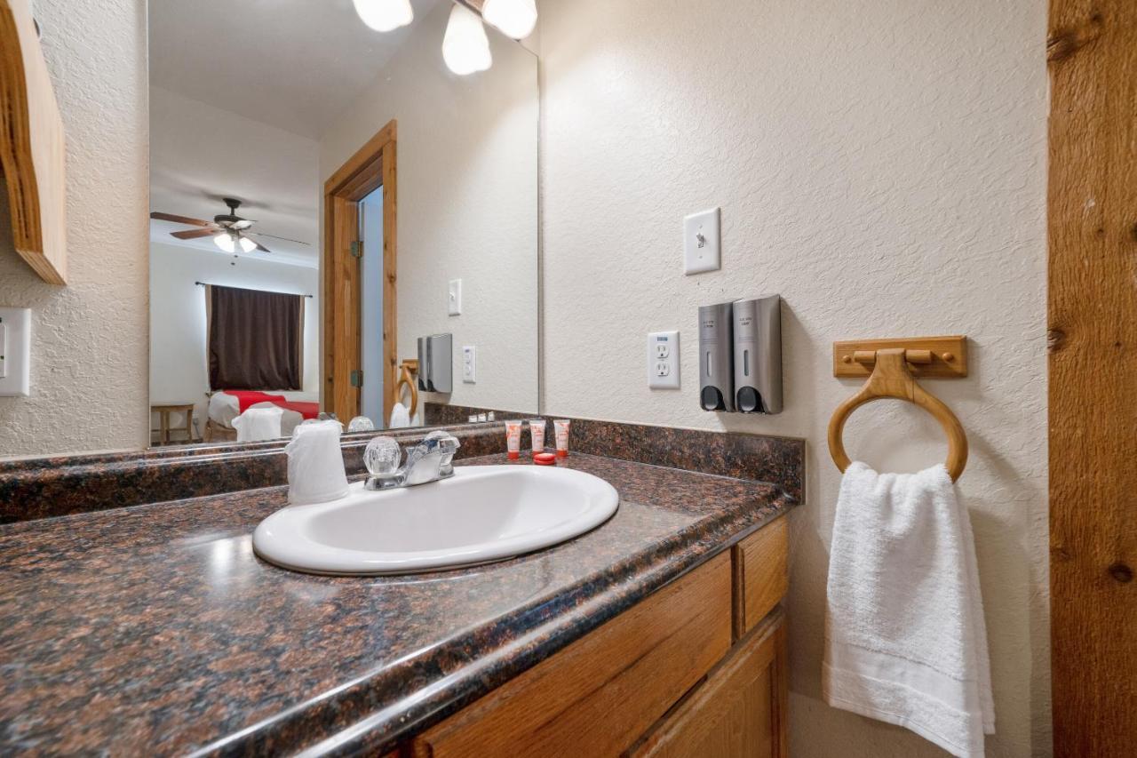 Oyo Hotel Kenedy Downtown - Us 181 外观 照片