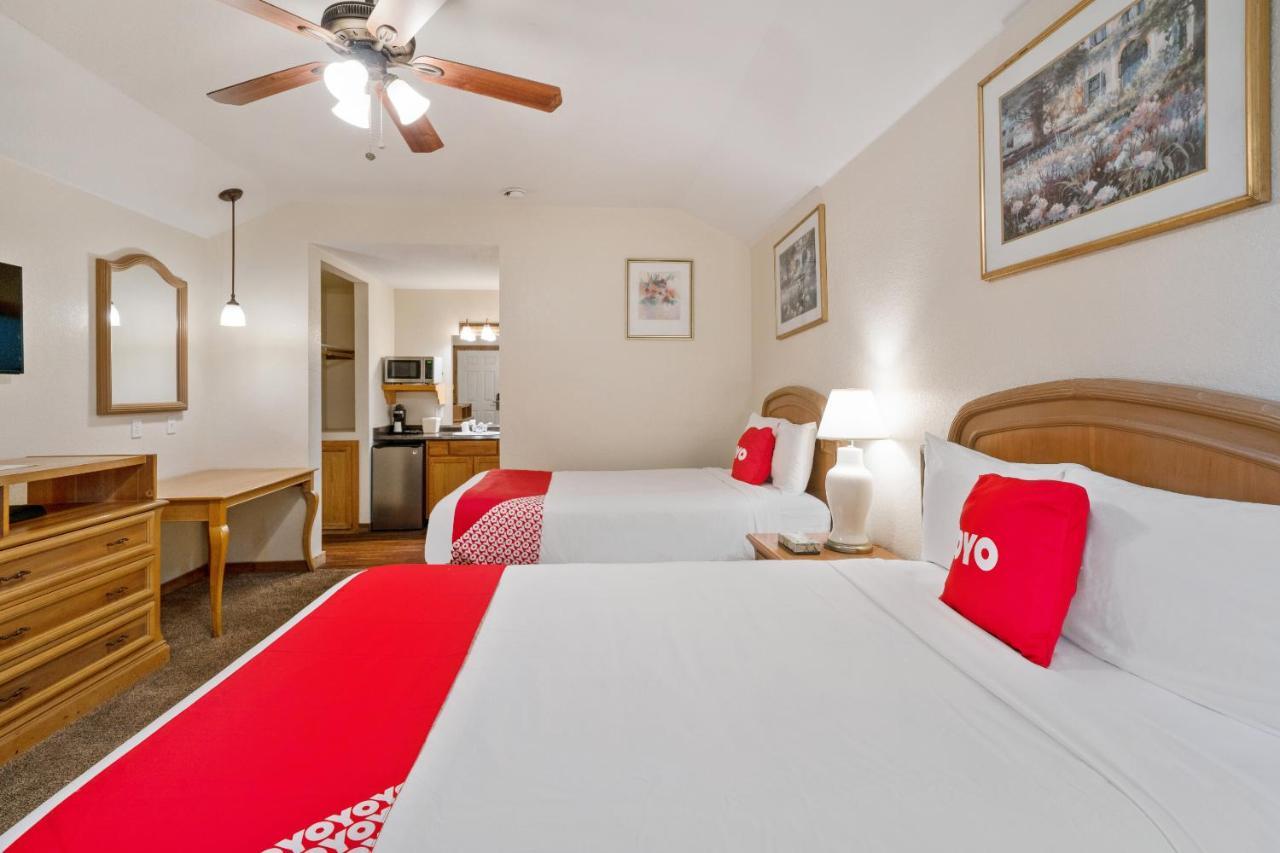 Oyo Hotel Kenedy Downtown - Us 181 外观 照片